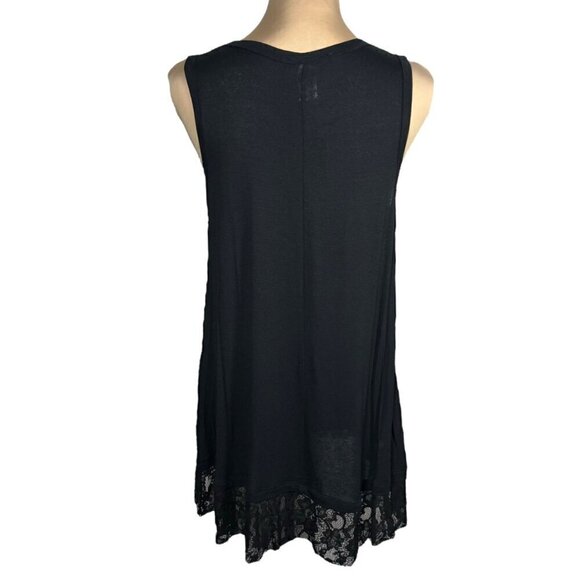 NWT HIP Black Graphic Tee T-Shirt Sz. L Sleeveless Lace Flowers Lion Goth - Picture 3 of 11